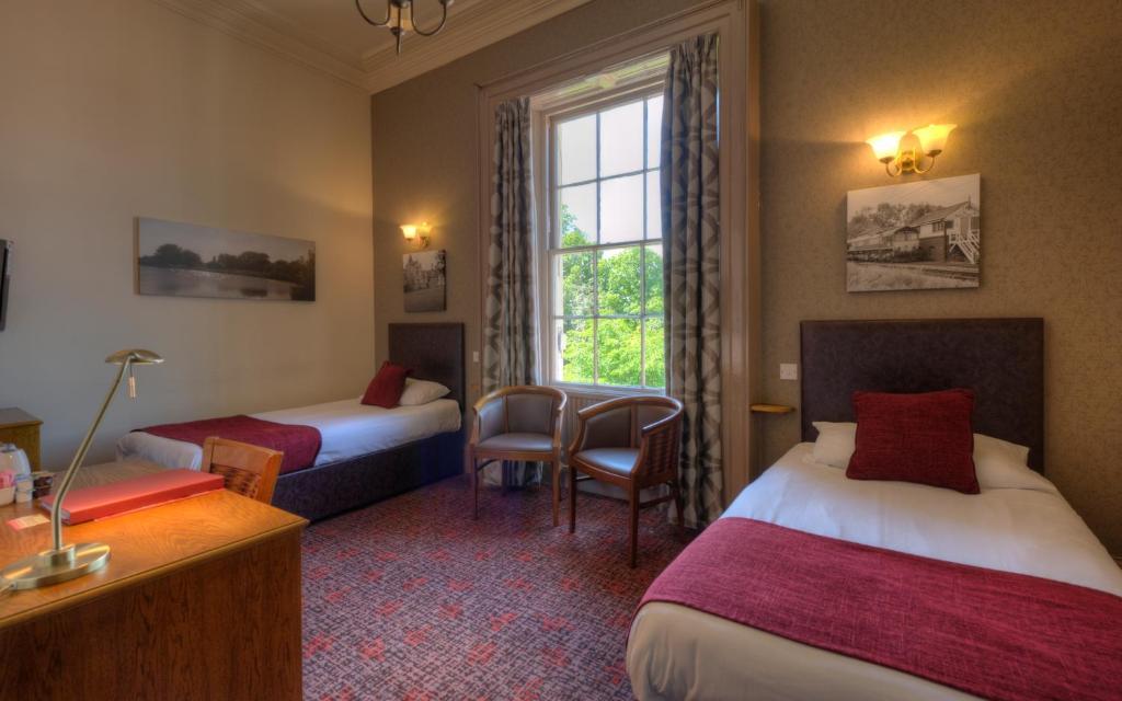 The Elms Hotel Retford Room photo